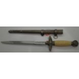 German WWII style Luftwaffe dress dagger, L: 41 cm, blade L: 24 cm. P&P Group 2 (£18+VAT for the