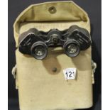 WWII style officer's binoculars by Dolland & Aitchison 8x32, in 1941 dated canvas case. P&P Group
