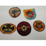 Mixed fabric military badges. P&P Group 1 (£14+VAT for the first lot and £1+VAT for subsequent lots)