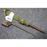 Lee Enfield no. 4 Mk 2 pig sticker rifle bayonet with scabbard and frog, L: 25 cm. P&P Group 2 (£