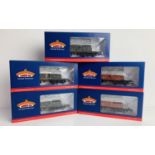 5x Bachmann OO Gauge Queen Mary Brake Van Wagons - Including: 3x 33-826B, 2x 33-825G - New Ex Shop