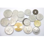 Collection of mixed worldwide coins. P&P Group 1 (£14+VAT for the first lot and £1+VAT for