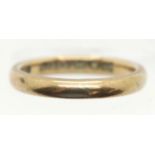 9ct gold plain wedding band, size K, 2.6g. P&P Group 1 (£14+VAT for the first lot and £1+VAT for