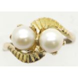 Vintage 9ct gold two pearl crossover ring, size M, 3.6g. P&P Group 1 (£14+VAT for the first lot