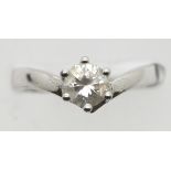 Silver 1970s solitaire six claw ring. P&P Group 1 (£14+VAT for the first lot and £1+VAT for