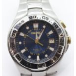 Seiko kinetic 100m wristwatch on a stainless steel bracelet. P&P Group 1 (£14+VAT for the first