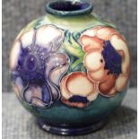Moorcroft bulbous signed globular vase in the Green Pansy pattern, H: 11 cm. P&P Group 1 (£14+VAT