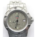 Gents Tag Heuer 2000 range green dial quartz wristwatch. P&P Group 1 (£14+VAT for the first lot