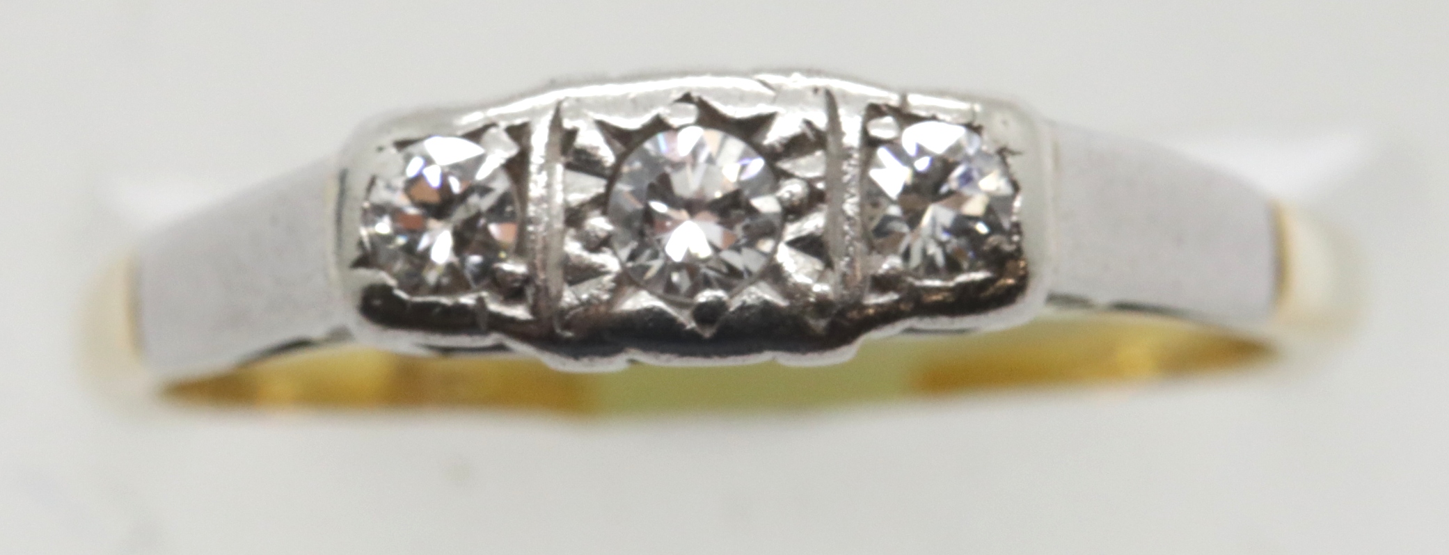 Ladies antique 18ct gold and platinum three stone diamond ring, size N, 3.0g. P&P Group 1 (£14+VAT