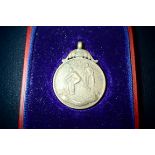 Bronze MCC 1913 cricketing fob in a fitted Harrods case. Fob not engraved, H: 35 mm. P&P Group 1 (£