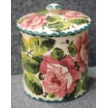 Large Wemyss lidded pot with rose decoration, H: 13 cm. P&P Group 2 (£18+VAT for the first lot