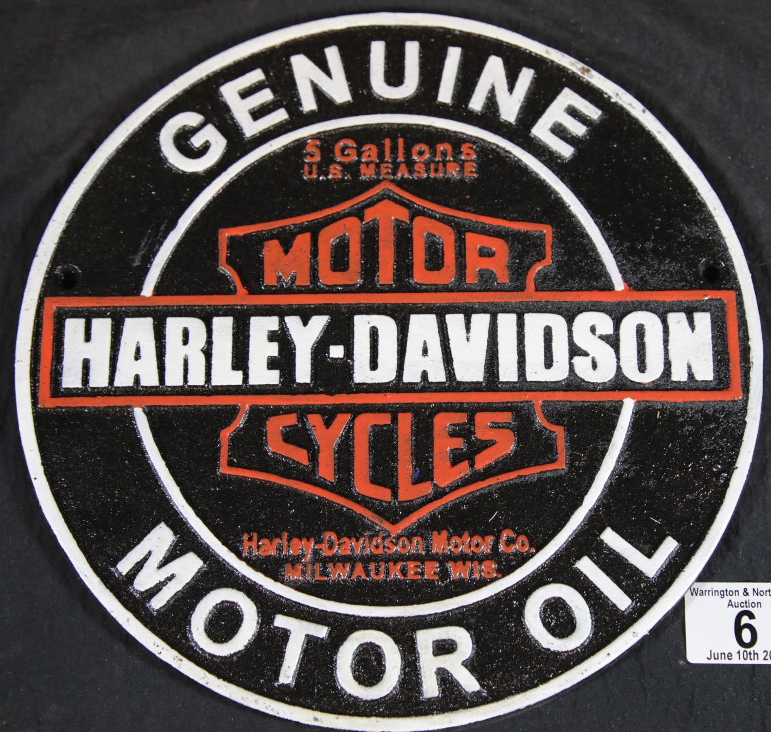 Cast iron Harley Davidson Oil plaque, D: 24 cm. P&P Group 2 (£18+VAT for the first lot and £2+VAT