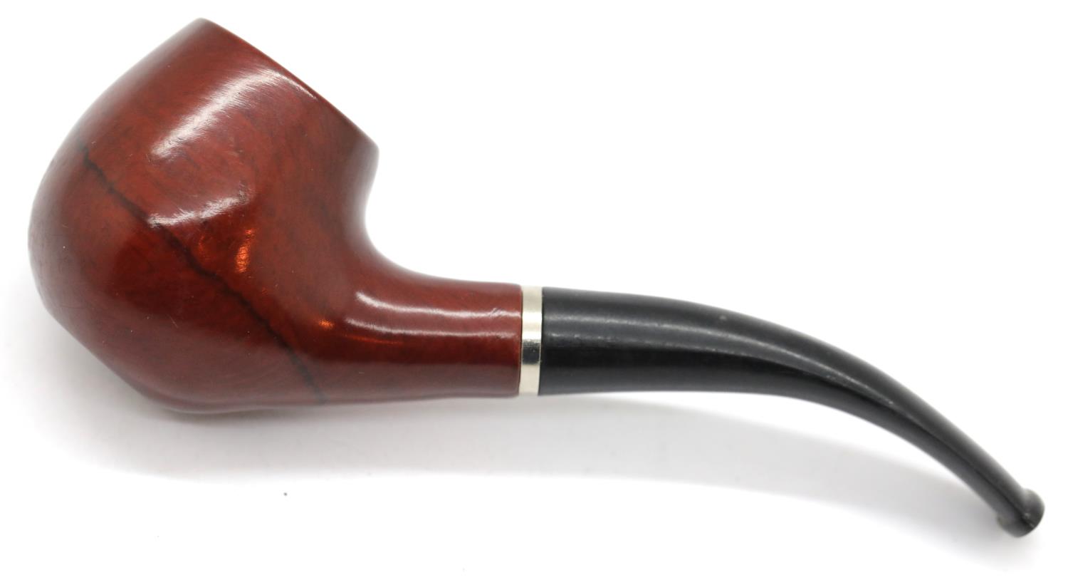 Vintage type briar pipe. P&P Group 1 (£14+VAT for the first lot and £1+VAT for subsequent lots)