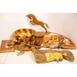 Collection of decorative treen including pipe figural heads etc. P&P Group 3 (£25+VAT for the