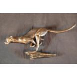 Cast iron running cheetah figure, L: 31 cm. P&P Group 2 (£18+VAT for the first lot and £2+VAT for