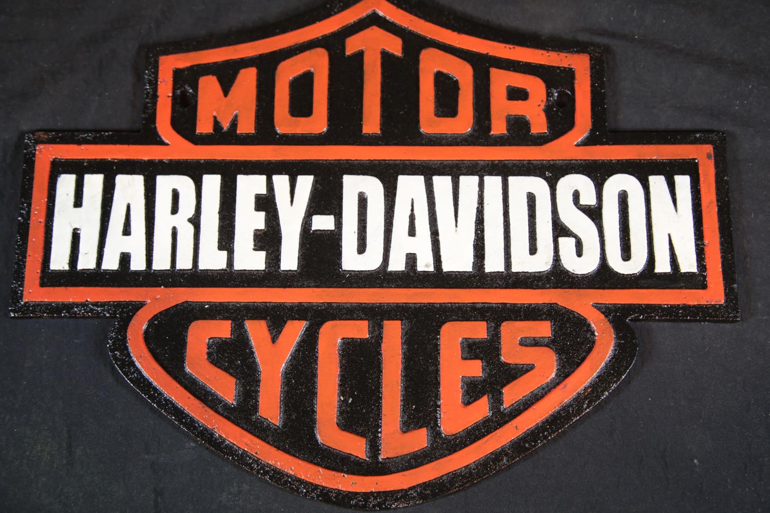 Cast iron Harley Davidson wall plaque, 33 x 26 cm. P&P Group 2 (£18+VAT for the first lot and £2+VAT