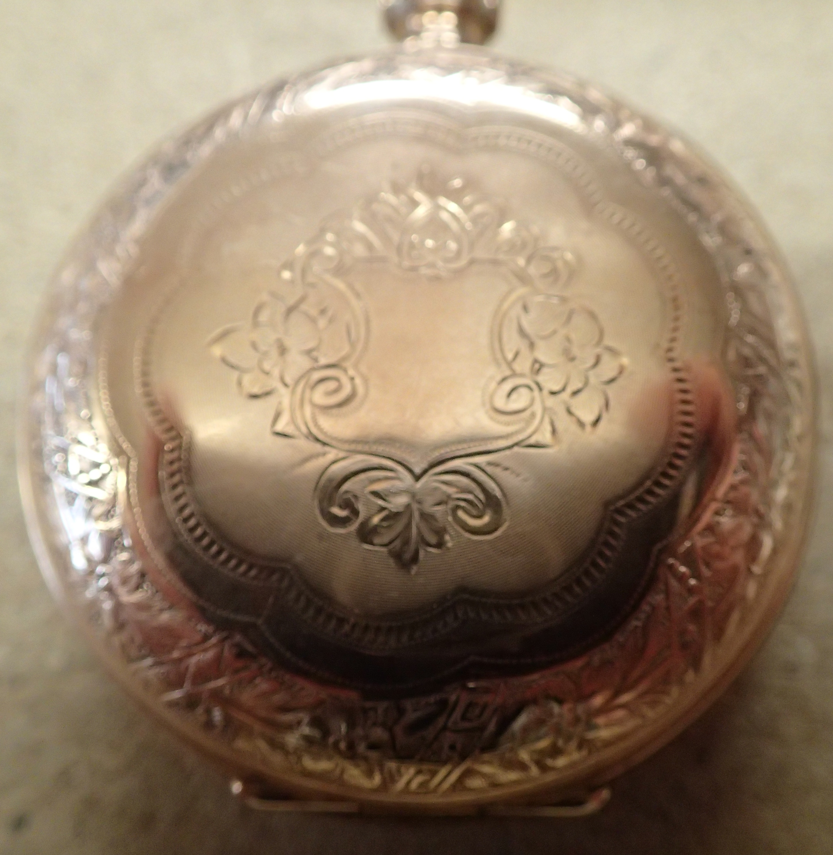 Antique yellow metal engraved pocket watch case, D: 53 mm. 47.4g P&P Group 1 (£14+VAT for the - Image 5 of 5