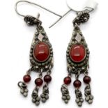 Vintage stone set drop earrings, L: 40 mm. P&P Group 1 (£14+VAT for the first lot and £1+VAT for