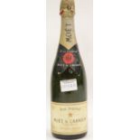 Bottle of non vintage Moet & Chandon Champagne 75cl 12% vol. P&P Group 2 (£18+VAT for the first