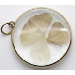 Antique 9ct yellow gold four leaf clover pendant, D: 25 mm. P&P Group 1 (£14+VAT for the first lot
