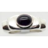Vintage silver oval onyx ring, size P. P&P Group 1 (£14+VAT for the first lot and £1+VAT for