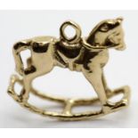 9ct yellow gold solid rocking horse charm, L: 20 mm, 2.8g. P&P Group 1 (£14+VAT for the first lot