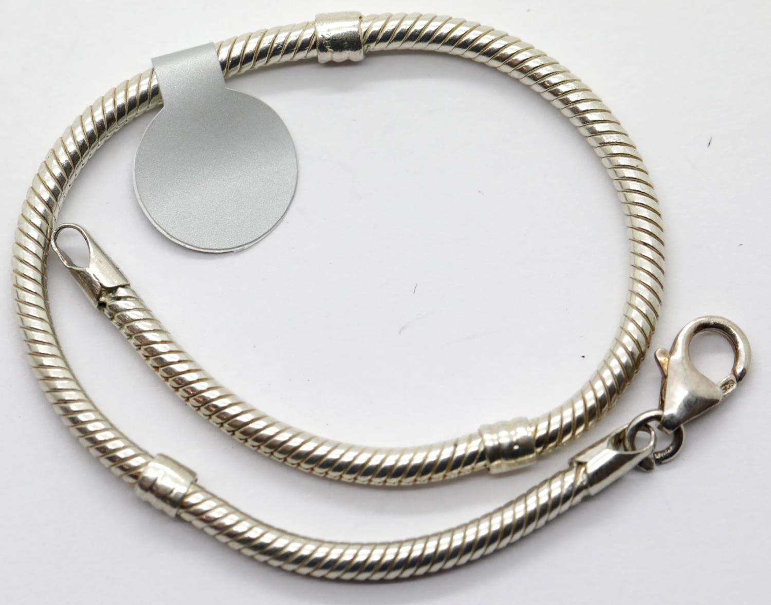 925 silver Pandora style snake bracelet, L: 20 cm, 11.8g. P&P Group 1 (£14+VAT for the first lot and