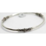 Vintage ornate 925 silver ladies bangle, D: 75 mm. P&P Group 1 (£14+VAT for the first lot and £1+VAT
