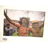 Ruud Gullit signed photograph, 29 x 19 cm, with CoA from Chaucer Auctions. P&P Group 2 (£18+VAT