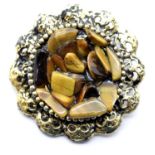 Vintage tigers eye brooch, D: 40 mm. P&P Group 1 (£14+VAT for the first lot and £1+VAT for