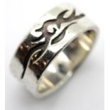 925 silver fancy band ring, size R, W: 10 mm. P&P Group 1 (£14+VAT for the first lot and £1+VAT