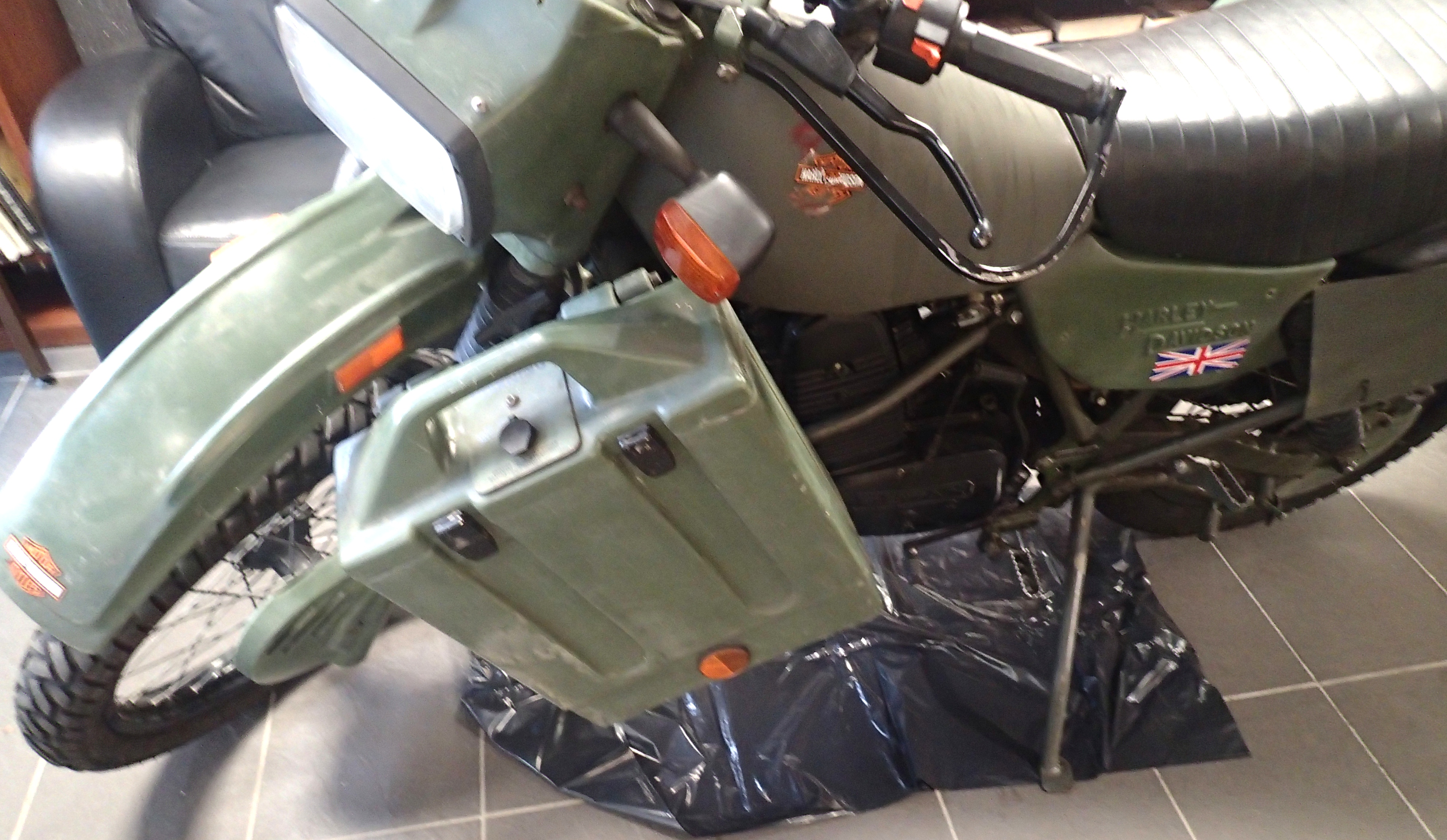 Harley Davidson MT 348CC petrol military motorbike, complete with side compartment for a SA80 and - Image 7 of 8