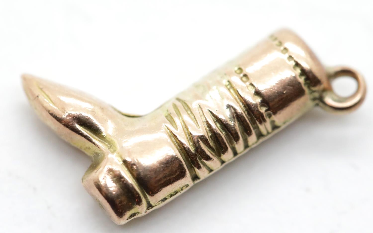 9ct yellow gold 1970s boot charm, L: 15 mm, 0.7g. P&P Group 1 (£14+VAT for the first lot and £1+ - Image 2 of 2