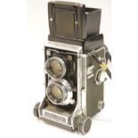 Mamiya Professional C33 camera. P&P Group 2 (£18+VAT for the first lot and £2+VAT for subsequent