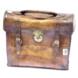 Antique leather briefcase with brass fittings. P&P Group 3 (£25+VAT for the first lot and £5+VAT for
