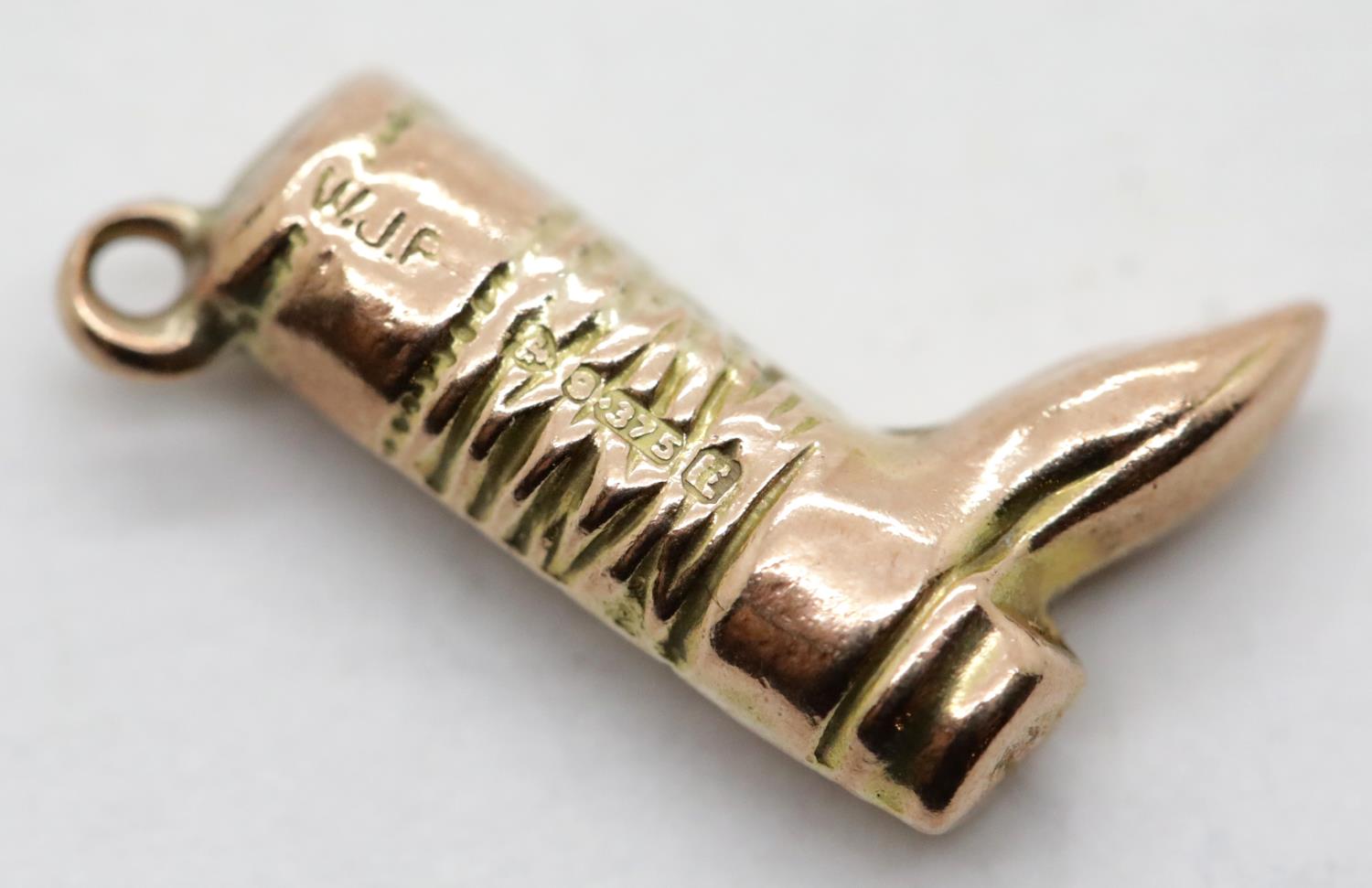 9ct yellow gold 1970s boot charm, L: 15 mm, 0.7g. P&P Group 1 (£14+VAT for the first lot and £1+
