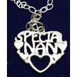 Boxed 9ct yellow gold Special Nan pendant and chain 1.0g . P&P Group 1 (£14+VAT for the first lot
