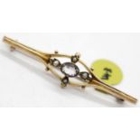 Ladies 1917 antique 9ct gold, amethyst and seed pearl brooch, L: 50 mm, 1.9g. P&P Group 1 (£14+VAT