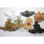 Mixed British military cap badges, including Royal Artillery. P&P Group 1 (£14+VAT for the first lot