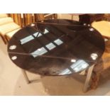 Circular glass dining table with removable side leaves, L: 192 cm. This lot is not available for