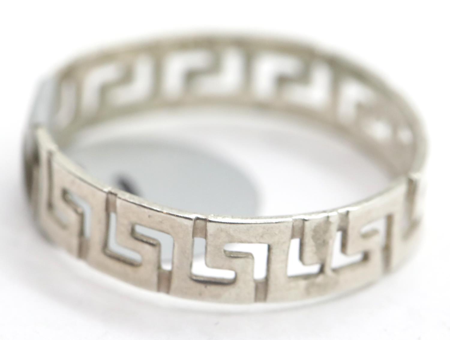 Silver Greek Key design band ring, size R. P&P Group 1 (£14+VAT for the first lot and £1+VAT for