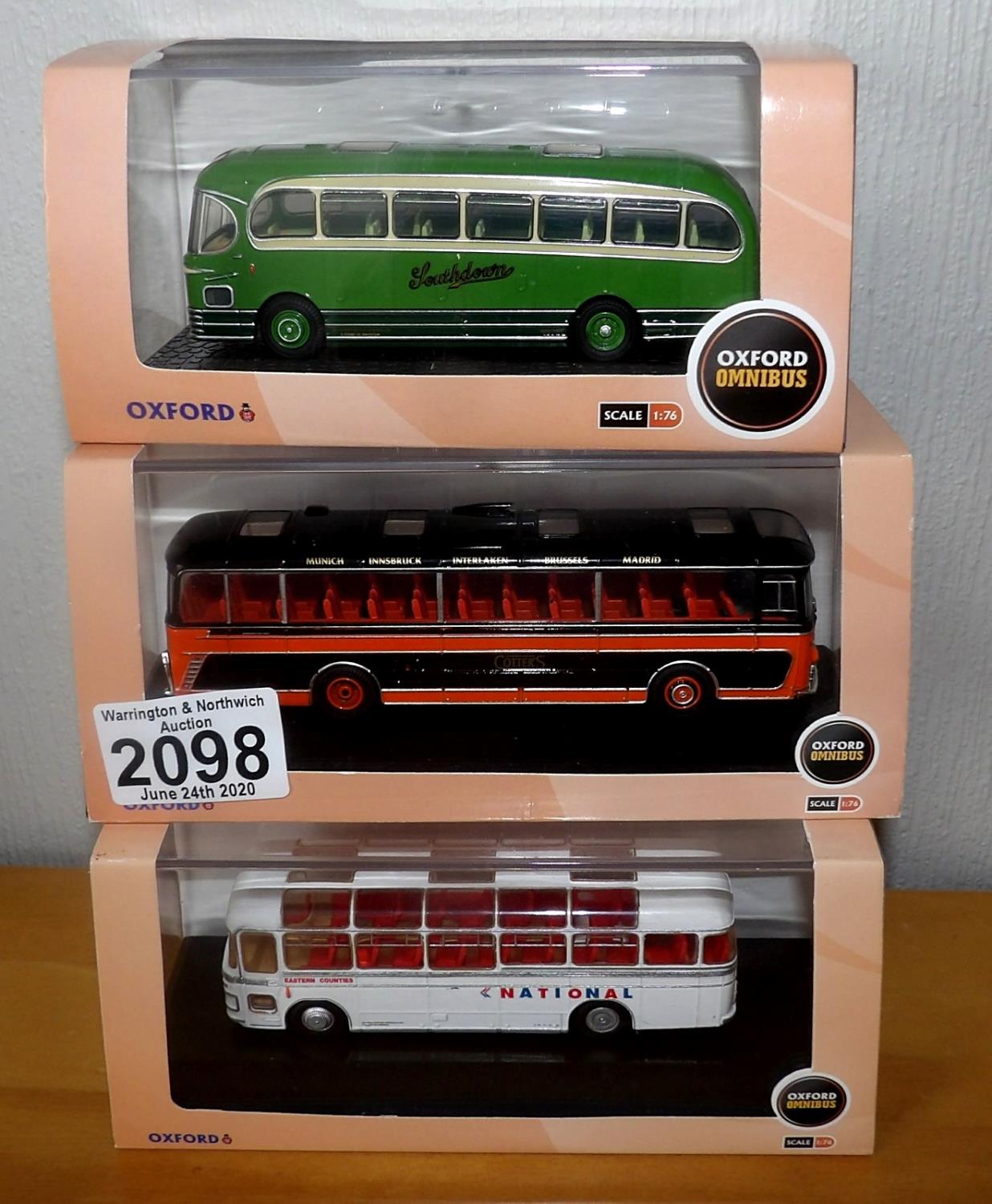 Oxford 1.76 Scale x 3 Mixed Buses. P&P Group 2 (£18+VAT for the first lot and £2+VAT for