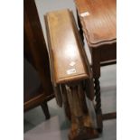 Antique oak small drop leaf occasional table. This lot is not available for in-house P&P