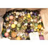 Box of mixed vintage glass marbles. P&P Group 3 (£25+VAT for the first lot and £5+VAT for subsequent