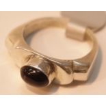 Vintage silver oval onyx ring, size P. P&P Group 1 (£14+VAT for the first lot and £1+VAT for