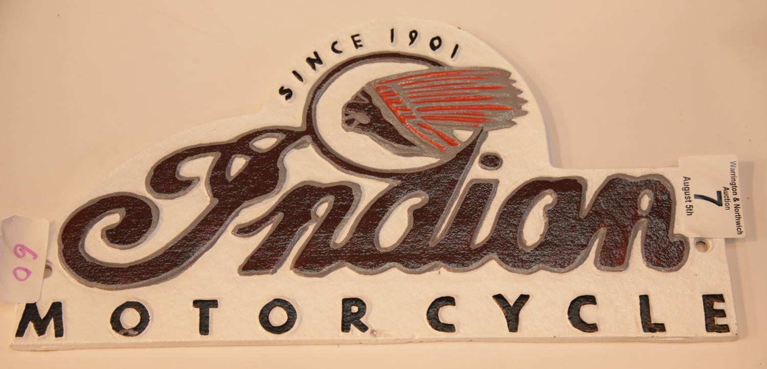 Cast iron Indian Motorcycle sign, 30 x 15 cm. P&P Group 2 (£18+VAT for the first lot and £2+VAT