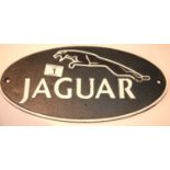 Cast iron Jaguar sign L: 35 cm. P&P Group 2 (£18+VAT for the first lot and £2+VAT for subsequent