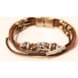 Leather strapped bracelet with dragons head clasp. P&P Group 1 (£14+VAT for the first lot and £1+VAT