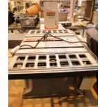 Clarke woodworker 10" table saw. This lot is not available for in-house P&P. Condition Report: All