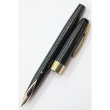 Sheaffer fountain pen with 14k gold nib. P&P group 1 (£14 for the first lot and £1 for each